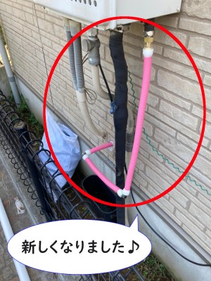 【画像】外の給湯管を繋ぎ直したところです。